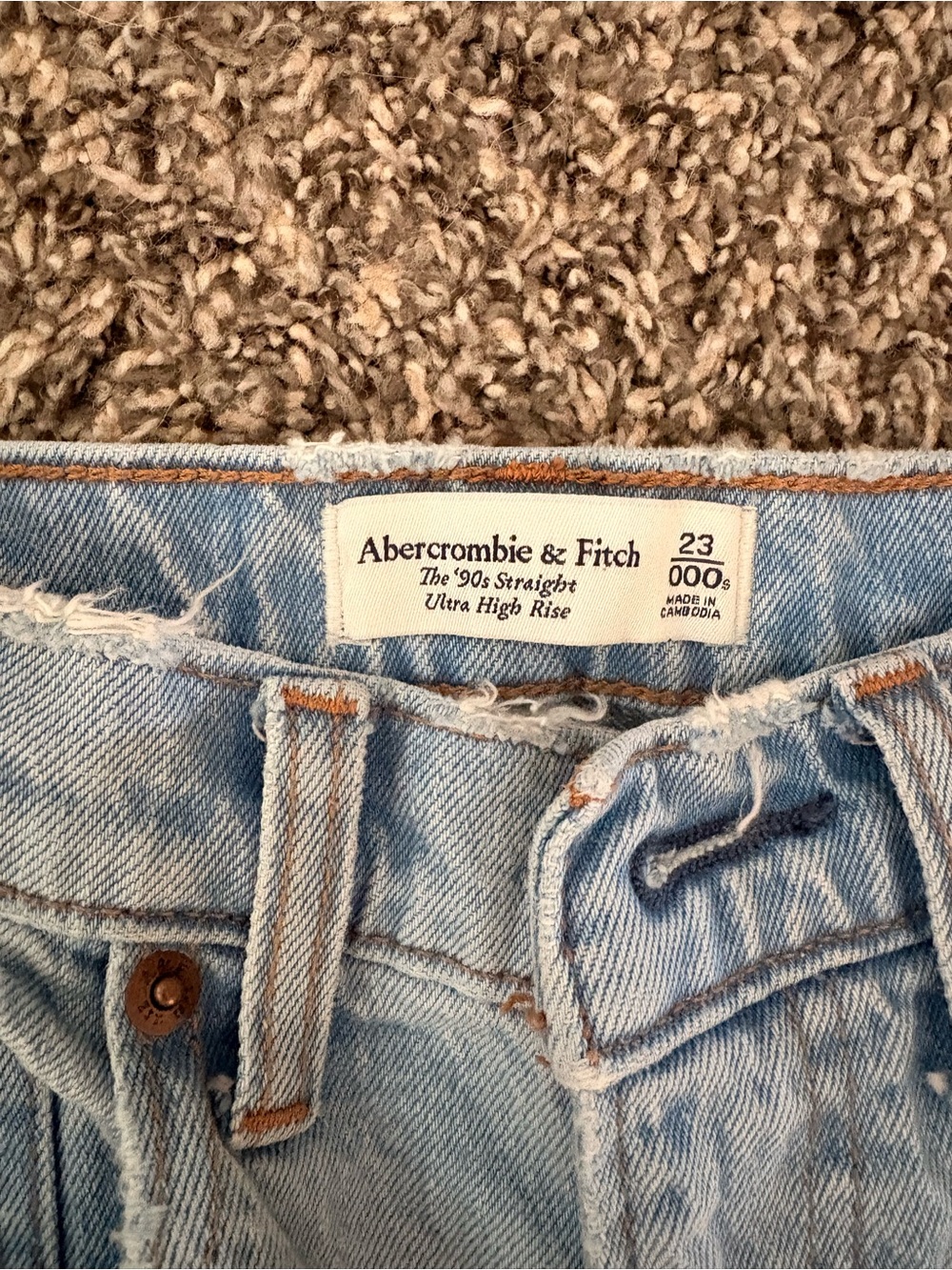 Abercrombie & Fitch The 90s Straight Ultra High Rise Jean - 23 short - Picture 3 of 3
